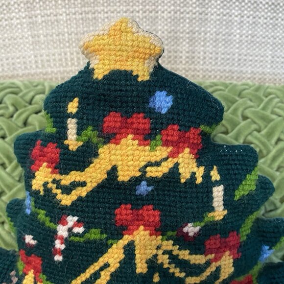 Christmas Tree Pillow - Needlepoint - Vintage - Picture 8 of 13